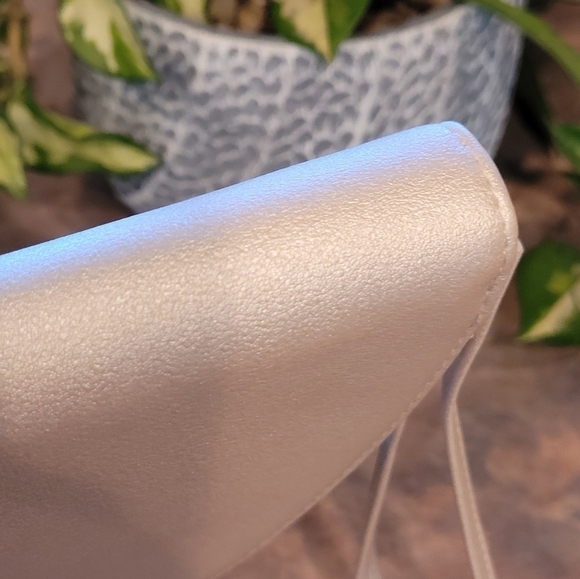 SUMMER & ROSE Luna Wristlet Clutch Wallet, Champagne Shimmer - Picture 7 of 11